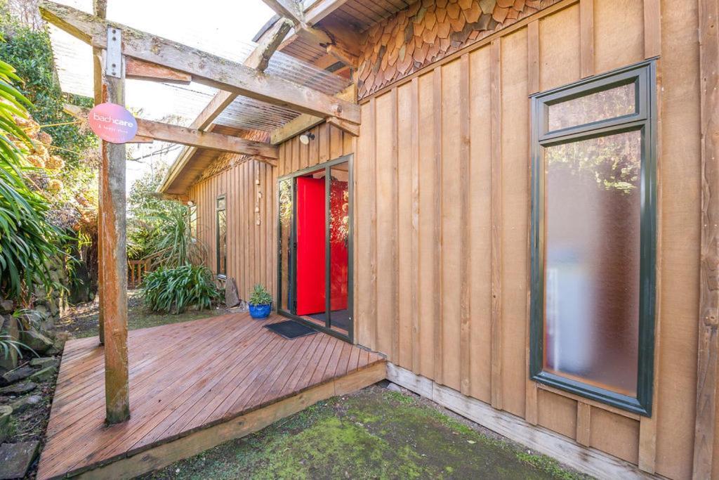 Treetop Hideaway - Taupo Holiday Home Dış mekan fotoğraf